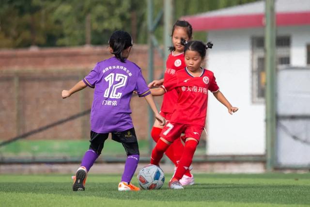 TA：姆巴佩射丢点球后情绪低落 赛后未感谢球迷